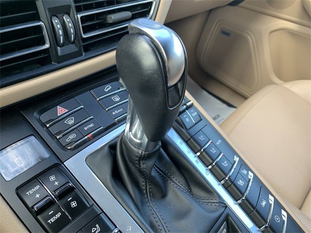 Used 2021 Porsche Macan image 25