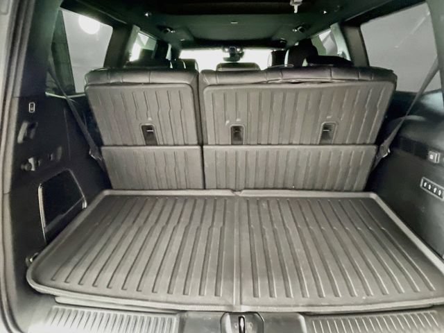 Used 2022 Jeep Wagoneer Series III w/ Premium Group I AWD/4WD image 29