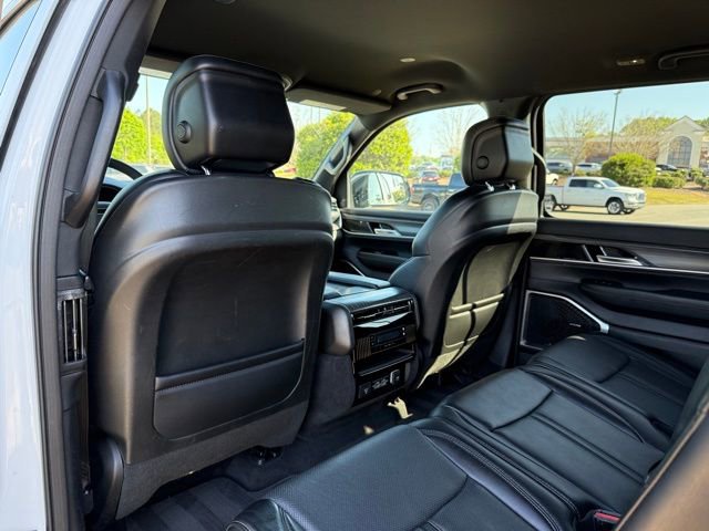 Used 2024 Jeep Wagoneer Series II w/ Flexible Seating Group AWD/4WD image 27