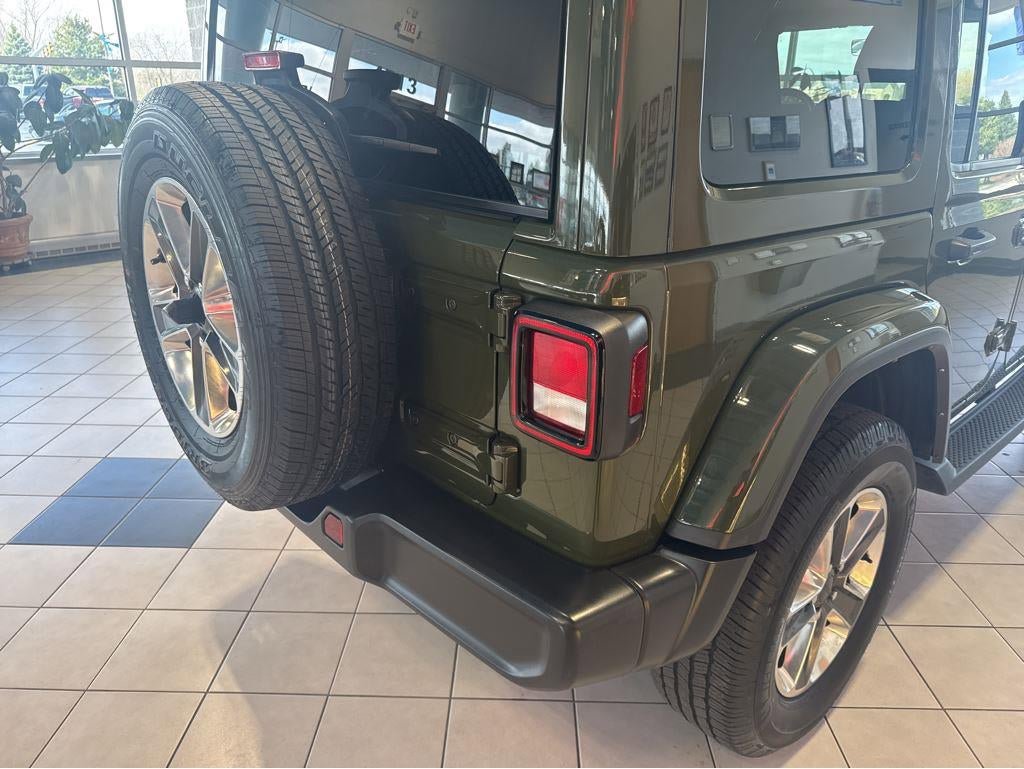 Used 2021 Jeep Wrangler Unlimited Sahara w/ Uconnect 4C Nav & Sound Group AWD/4WD image 13