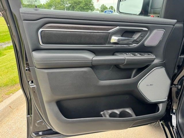 New 2026 RAM 1500 Laramie AWD/4WD image 8