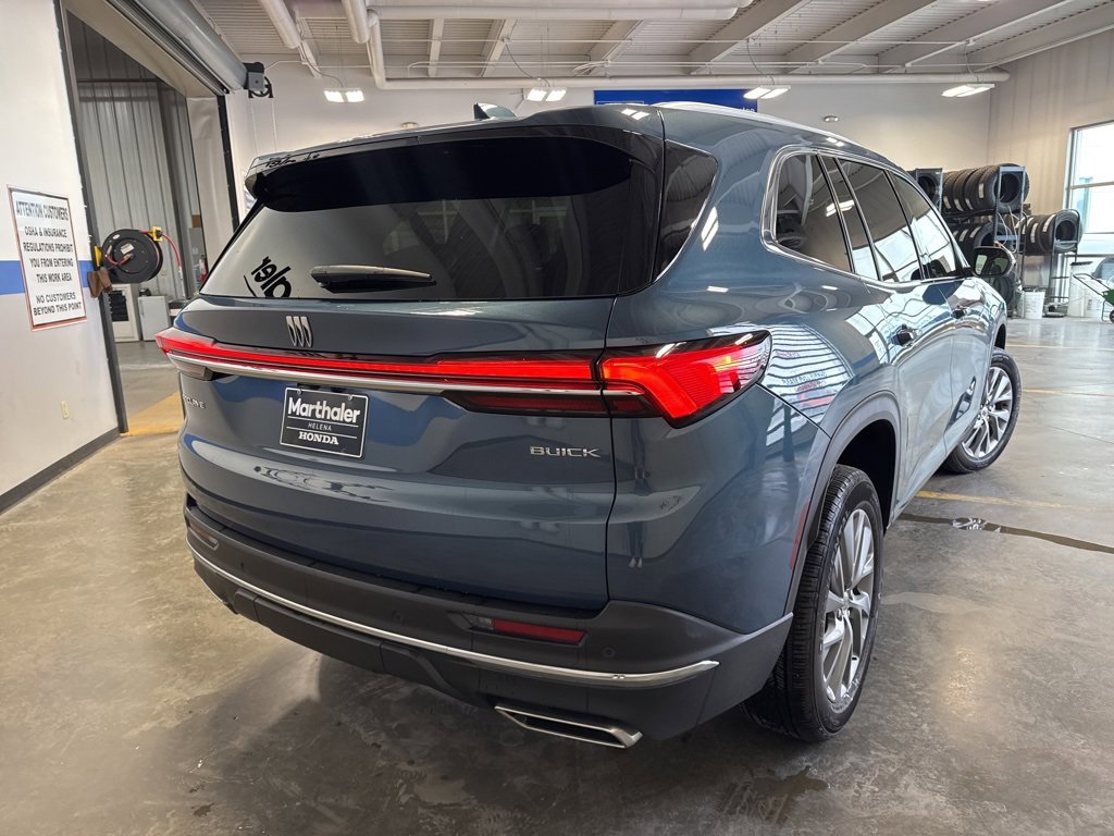 Used 2025 Buick Enclave Preferred image 5