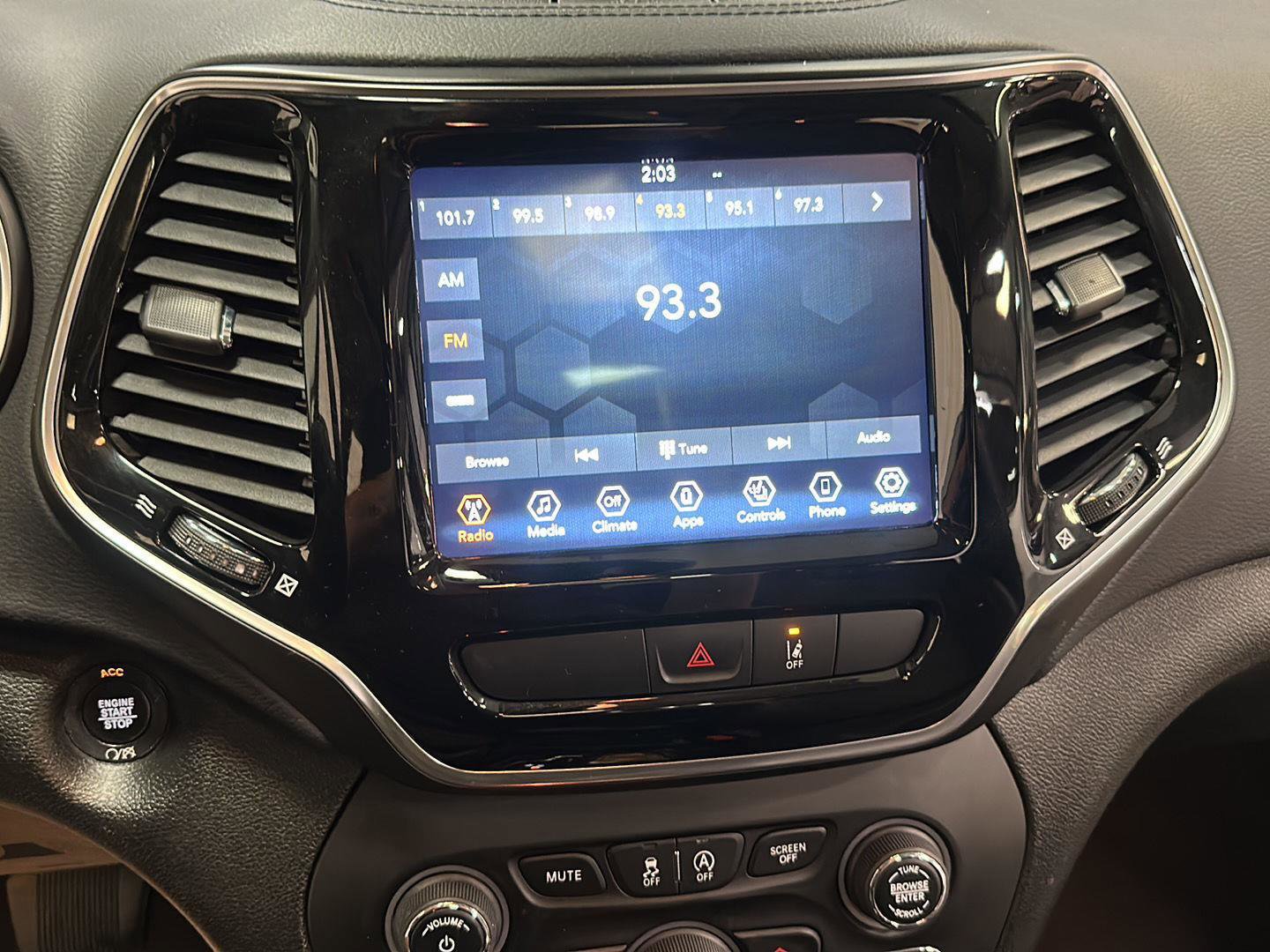 Certified 2022 Jeep Cherokee Limited AWD/4WD image 21