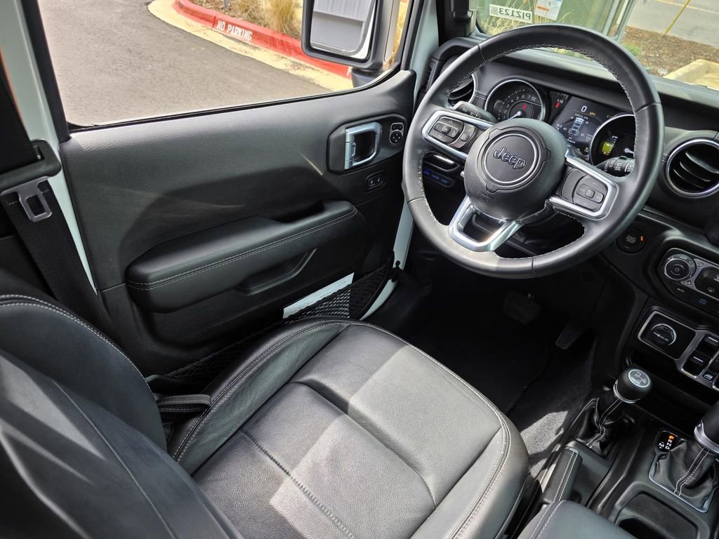 Used 2022 Jeep Wrangler Unlimited Sahara image 27
