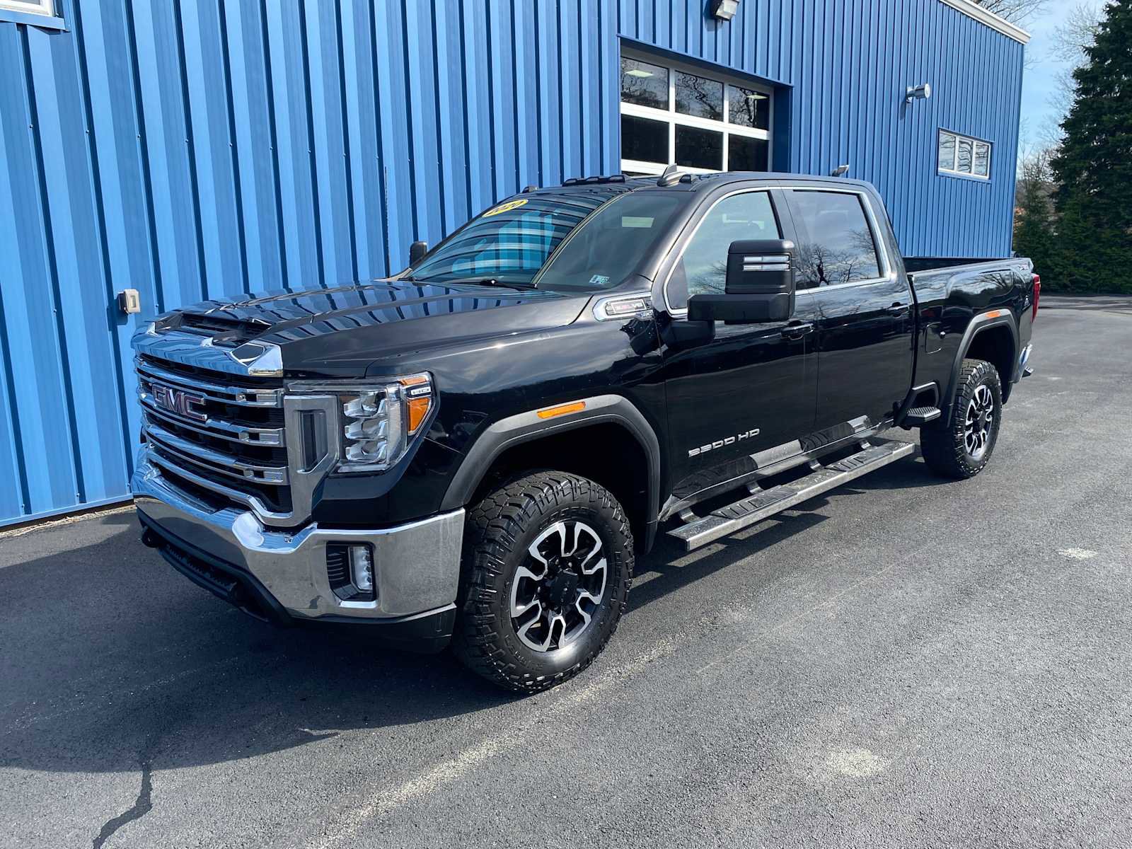 Used 2020 GMC Sierra 2500 SLE w/ SLE Value Package; AWD/4WD image 2