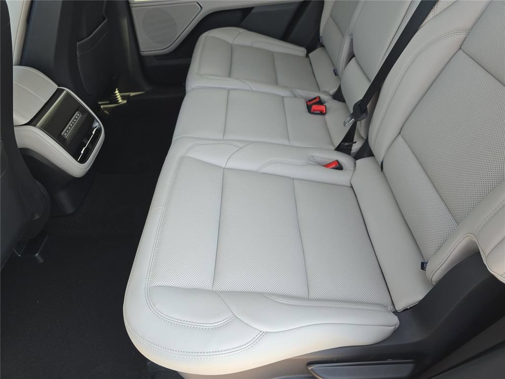 New 2026 Lincoln Nautilus Premier AWD/4WD image 12
