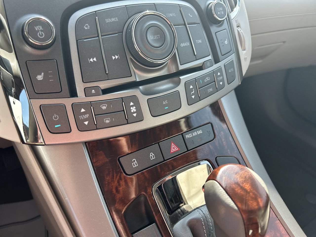 Used 2013 Buick LaCrosse Leather FWD image 27
