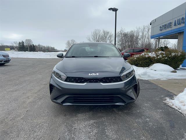 Used 2022 Kia Forte FE image 2