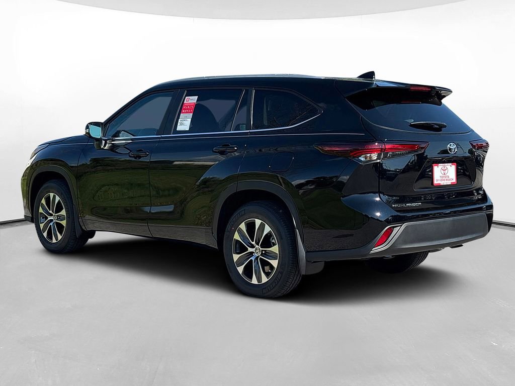 New 2026 Toyota Highlander XLE image 4