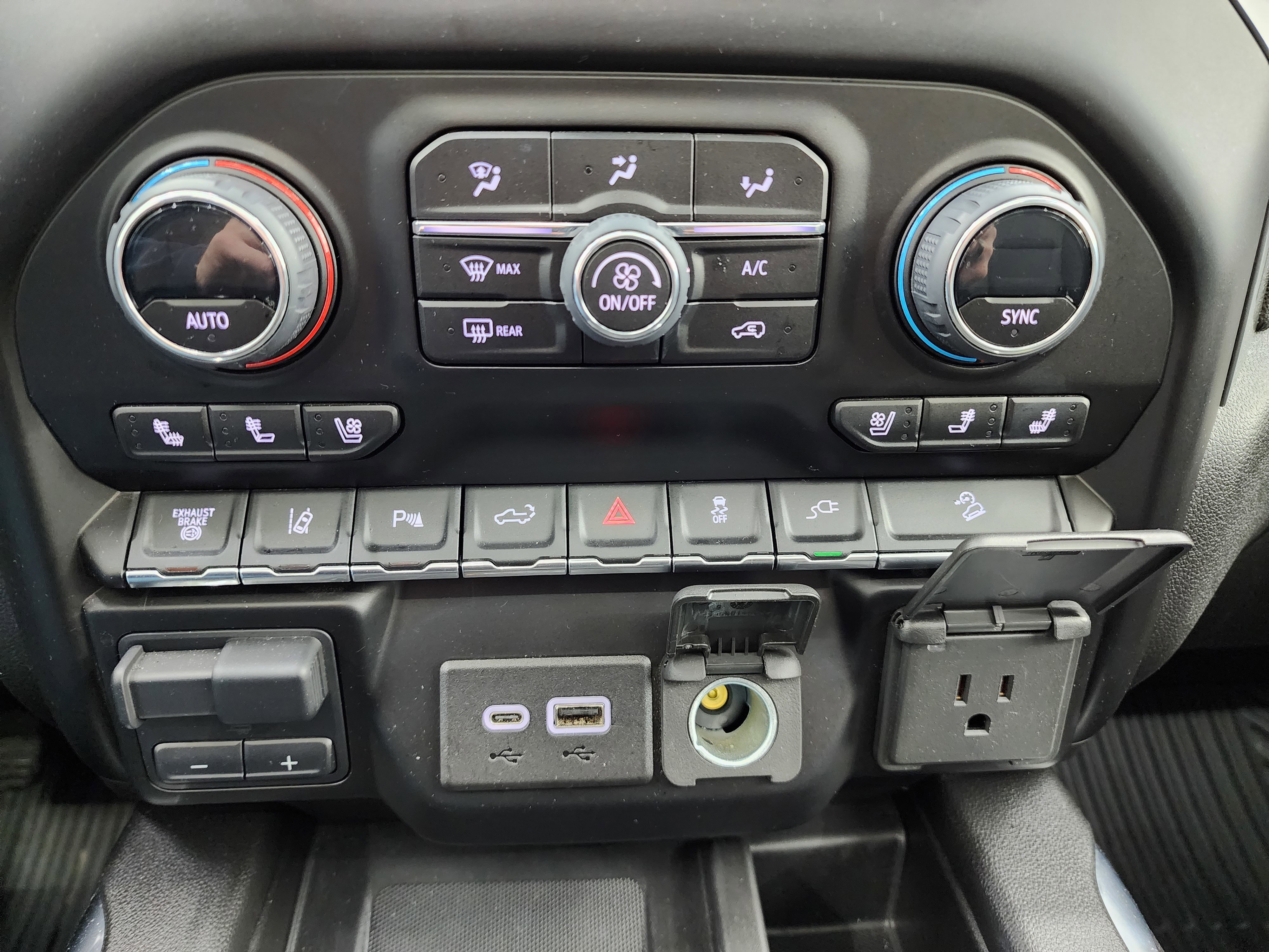 Used 2023 Chevrolet Silverado 3500 LTZ w/ LTZ Plus Package image 65