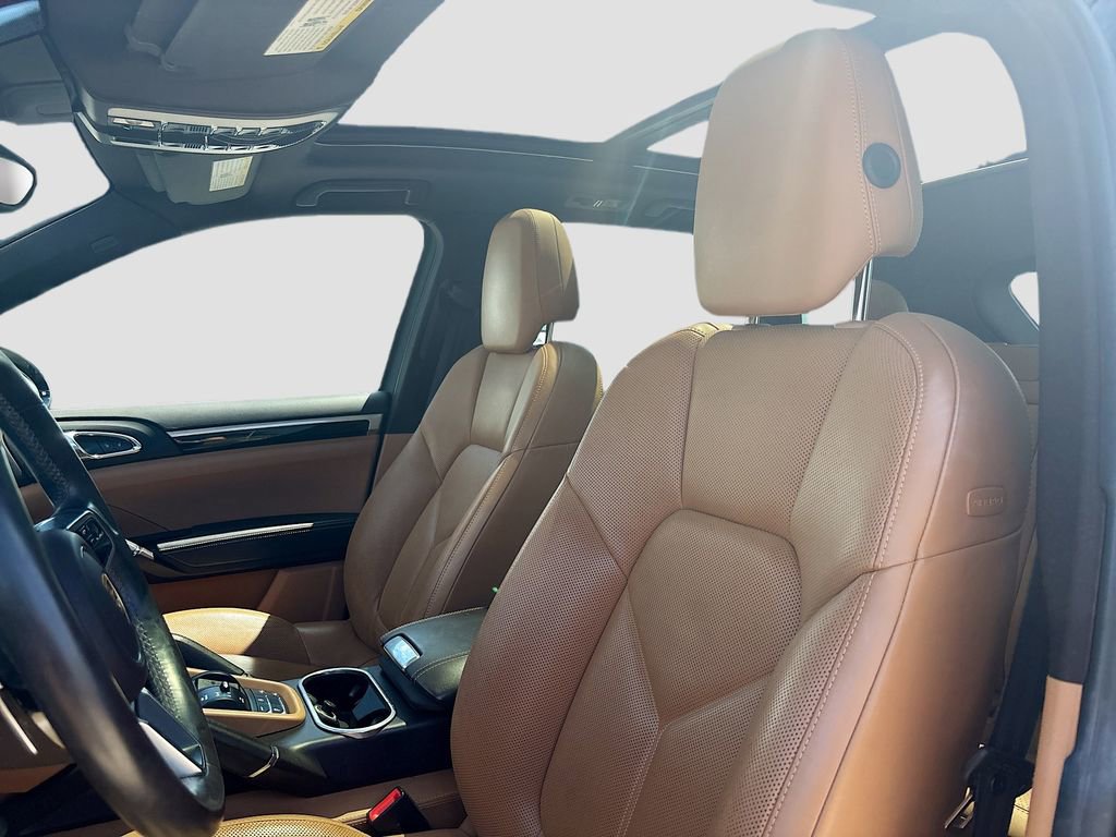 Used 2016 Porsche Cayenne S image 42