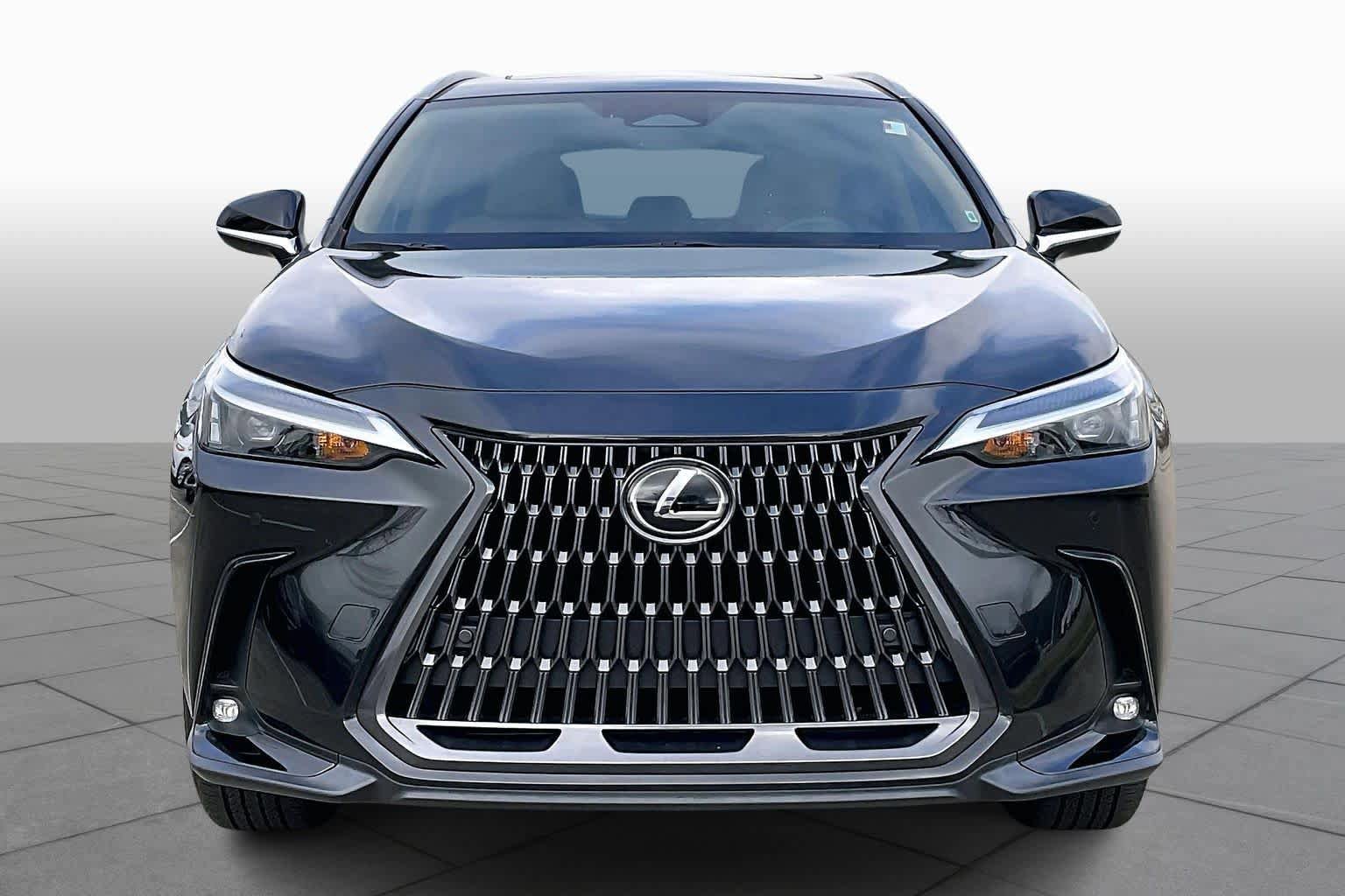 Used 2025 Lexus NX 250 FWD w/ Cold Area Package image 4