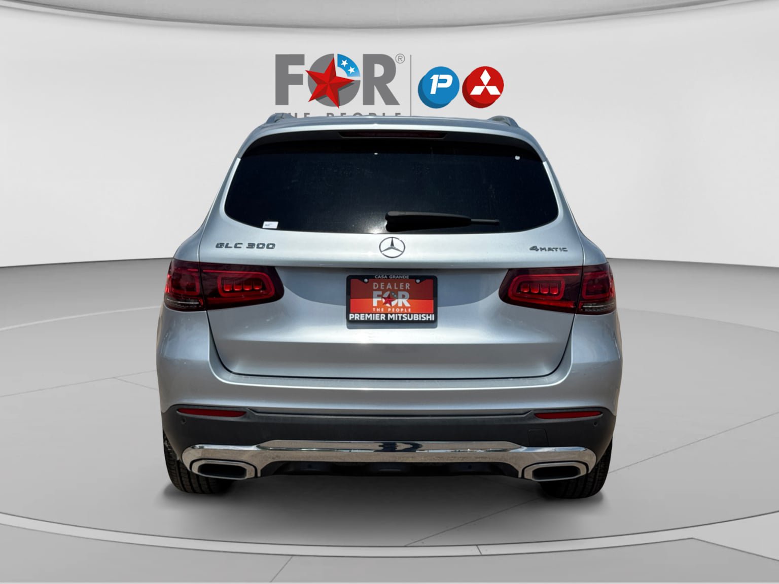 Used 2021 Mercedes-Benz GLC 300 4MATIC w/ Premium Package image 4