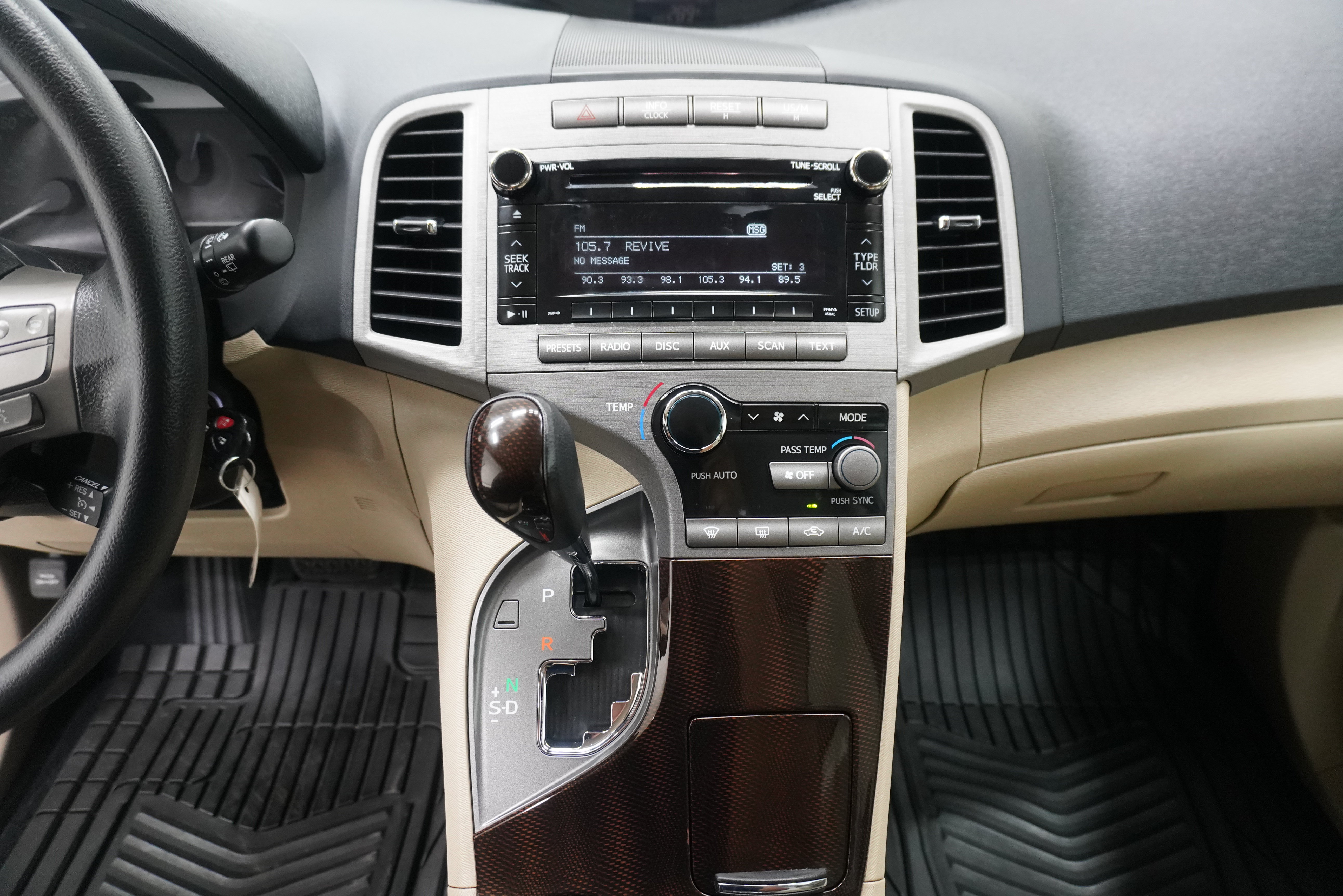 Used 2011 Toyota Venza FWD image 17