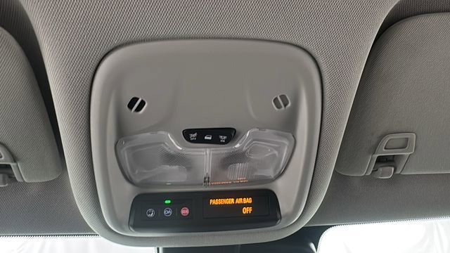 Used 2025 Chevrolet TrailBlazer LT w/ Driver Confidence Package image 29