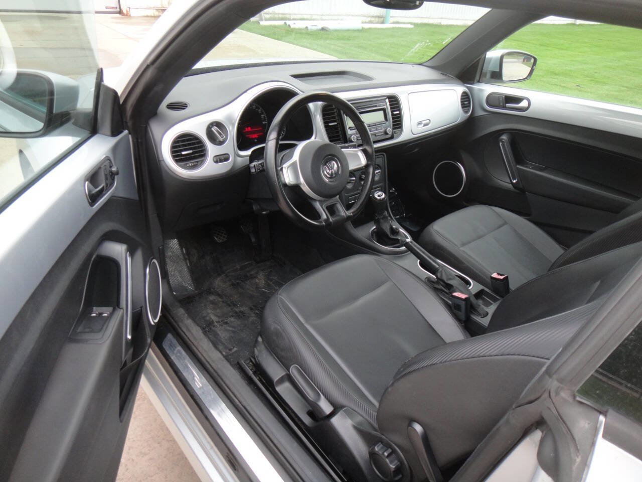 Used 2012 Volkswagen Beetle 2.5 image 11