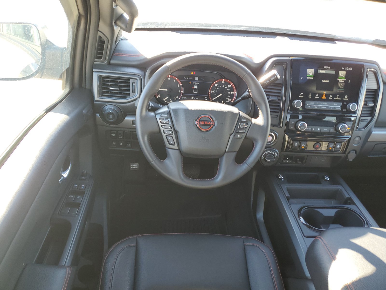 Used 2024 Nissan Titan PRO-4X w/ Pro-4x Convenience Package AWD/4WD image 11