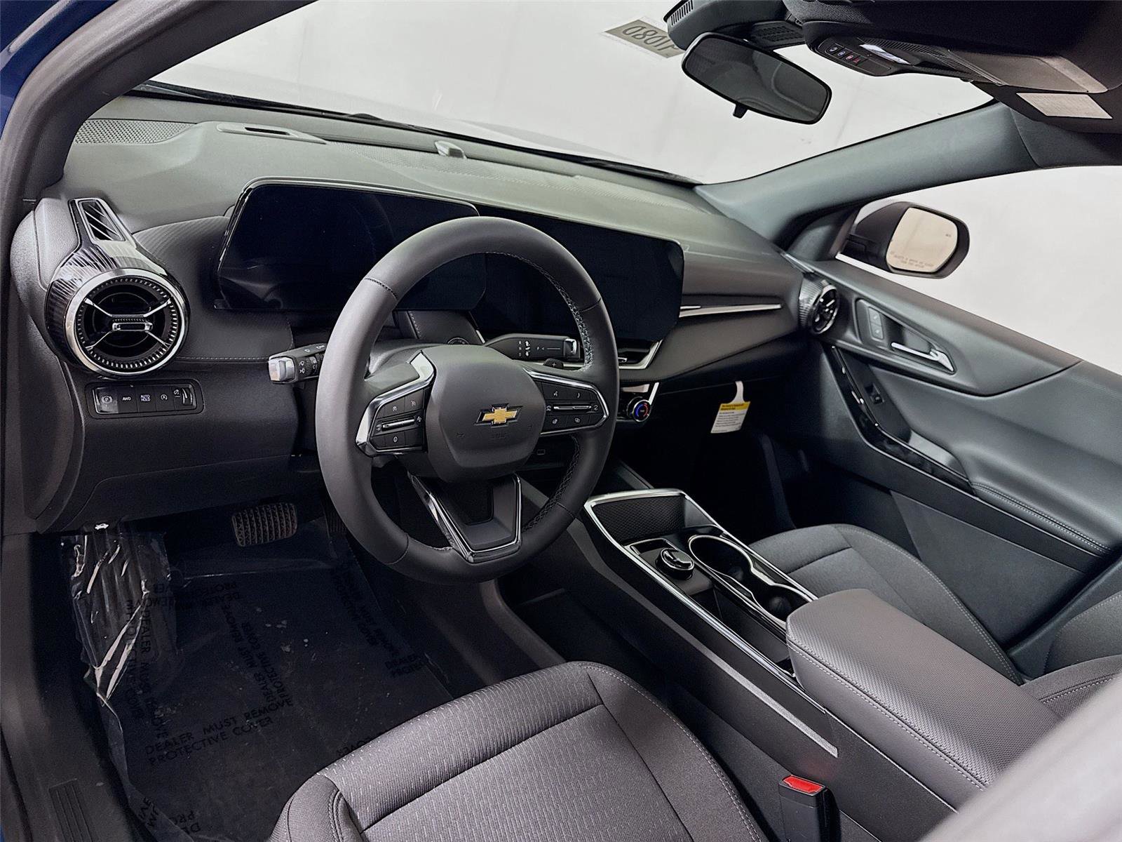 New 2026 Chevrolet Equinox LT AWD/4WD image 3