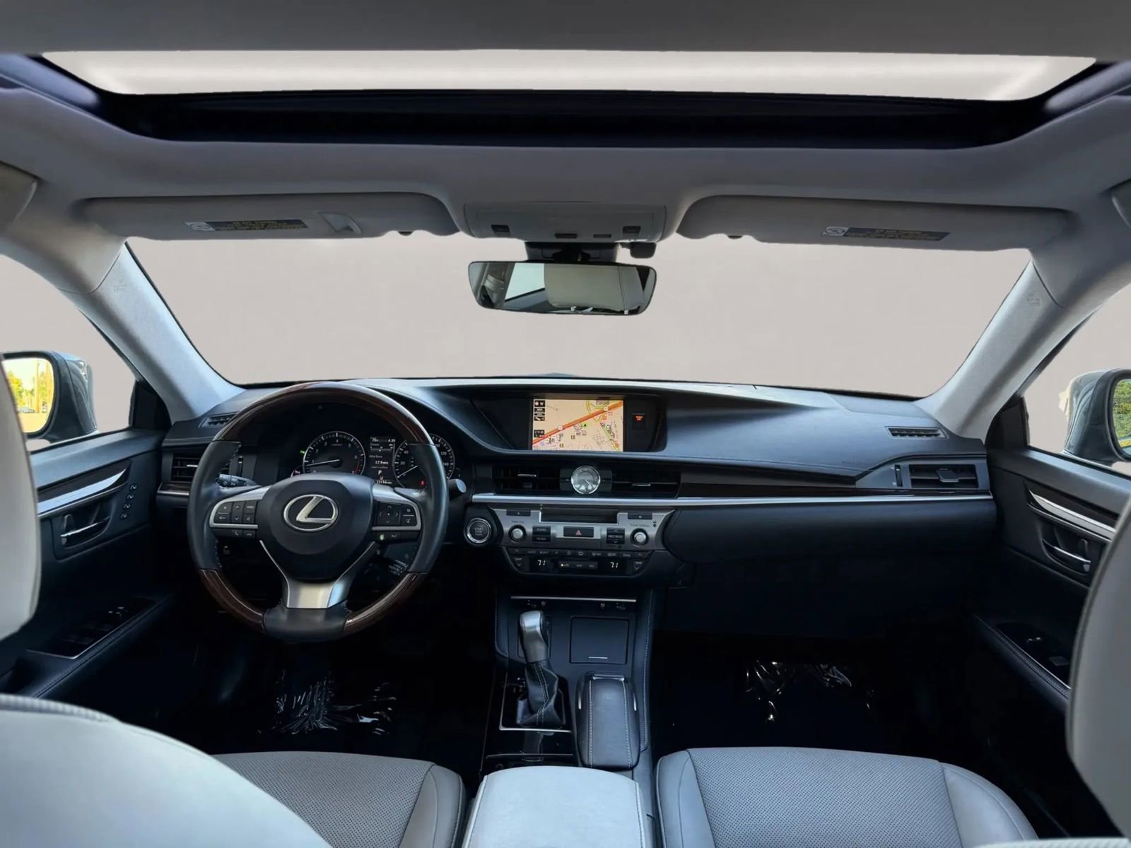 Used 2018 Lexus ES 350 w/ Navigation System Package image 11