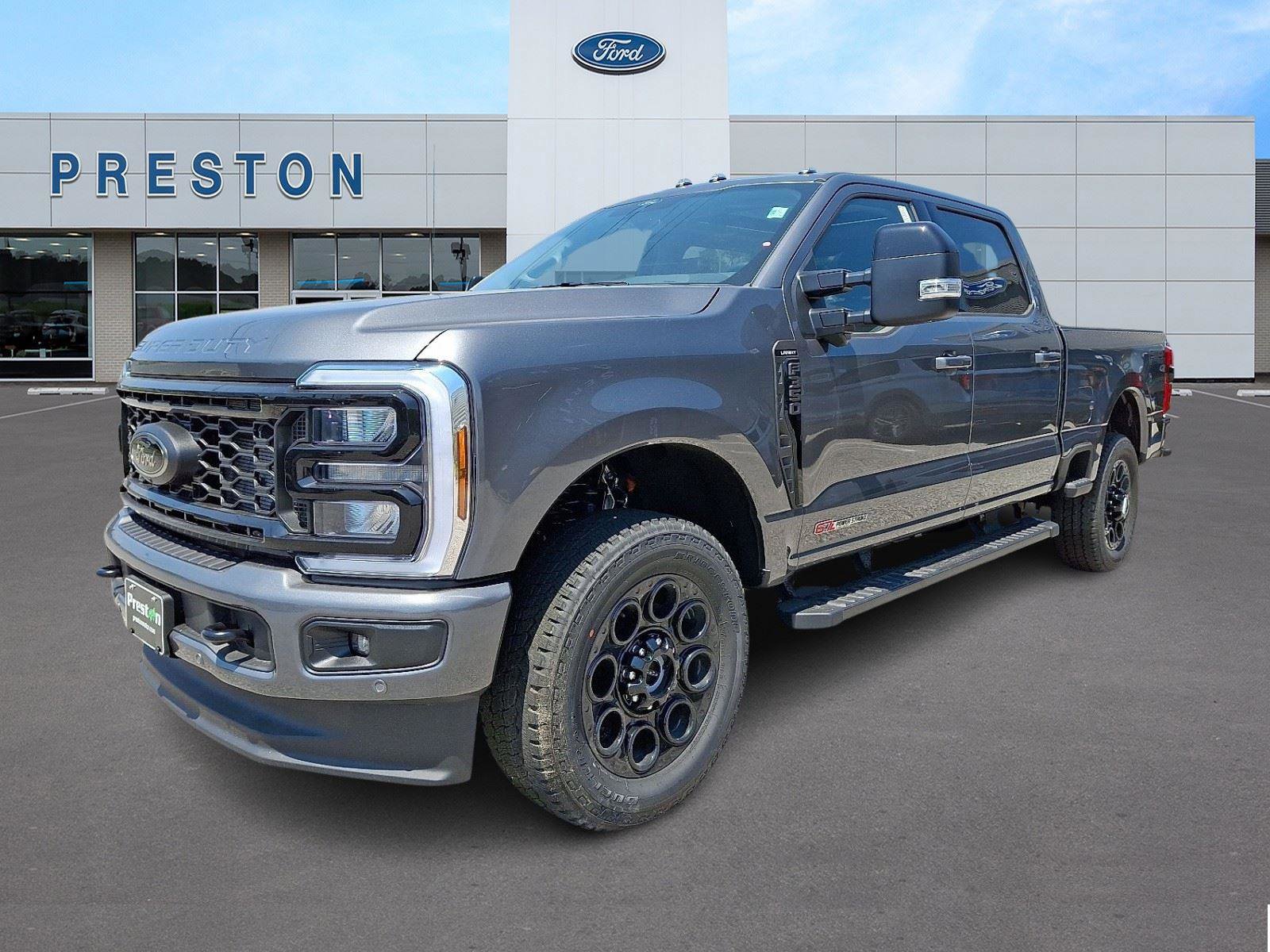 New 2025 Ford F350 Lariat w/ Lariat Ultimate Package