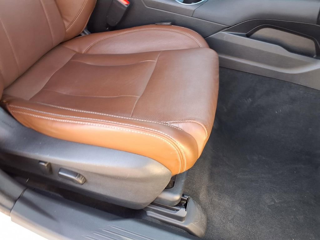 Used 2020 Subaru Outback Touring w/ Popular Package #2 image 20