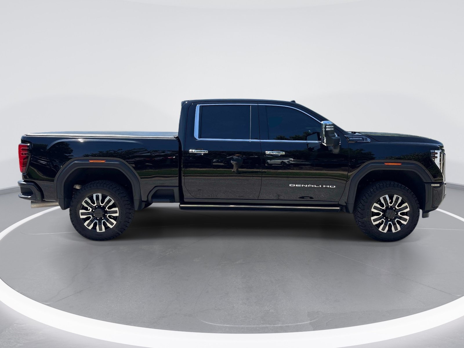 Used 2025 GMC Sierra 2500 Denali Ultimate AWD/4WD image 9
