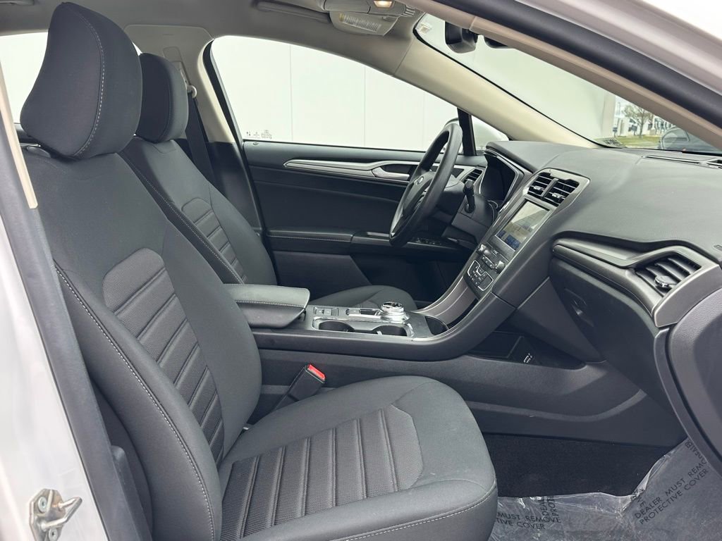 Used 2020 Ford Fusion SE image 21