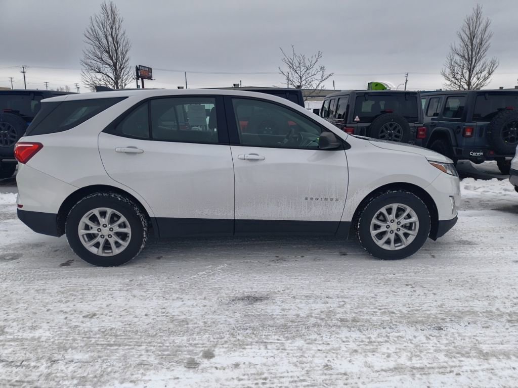 Used 2018 Chevrolet Equinox LS image 8