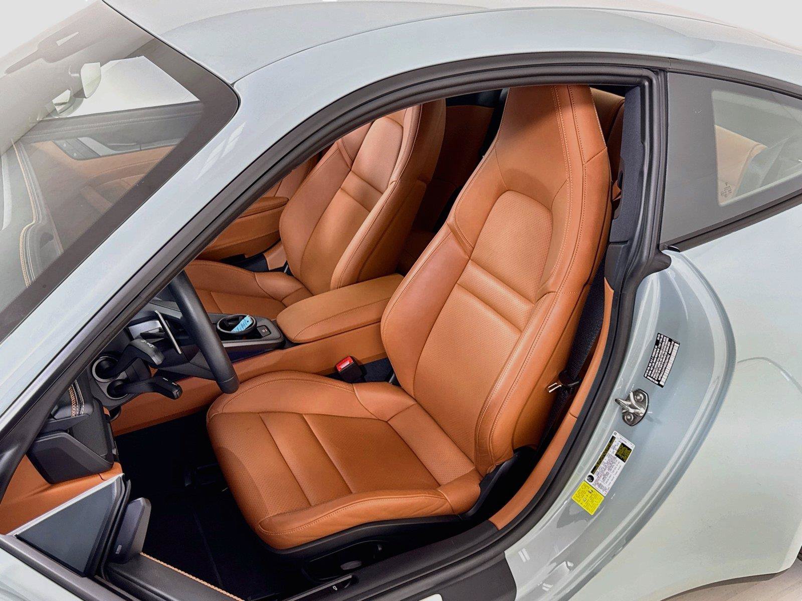 Used 2025 Porsche 911 Carrera RWD image 13