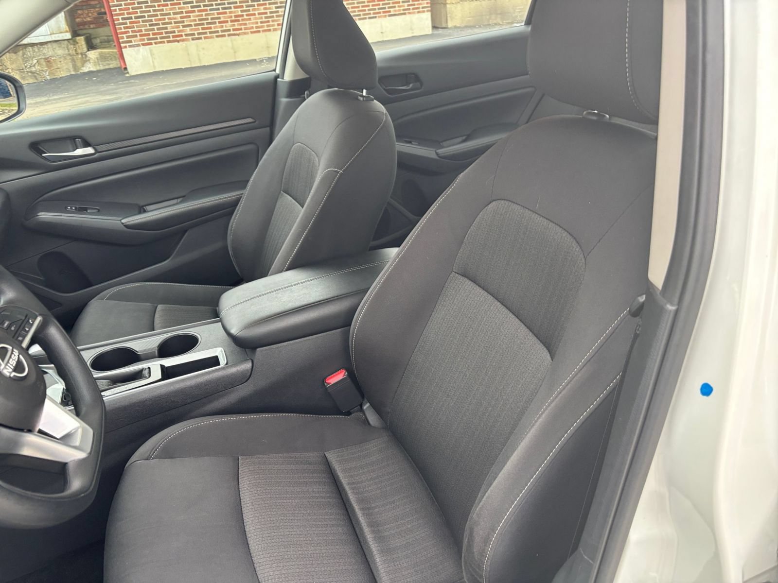 Used 2025 Nissan Altima 2.5 SV FWD image 30