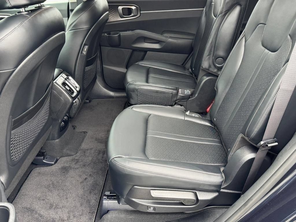 Used 2023 Kia Sorento EX AWD/4WD image 36
