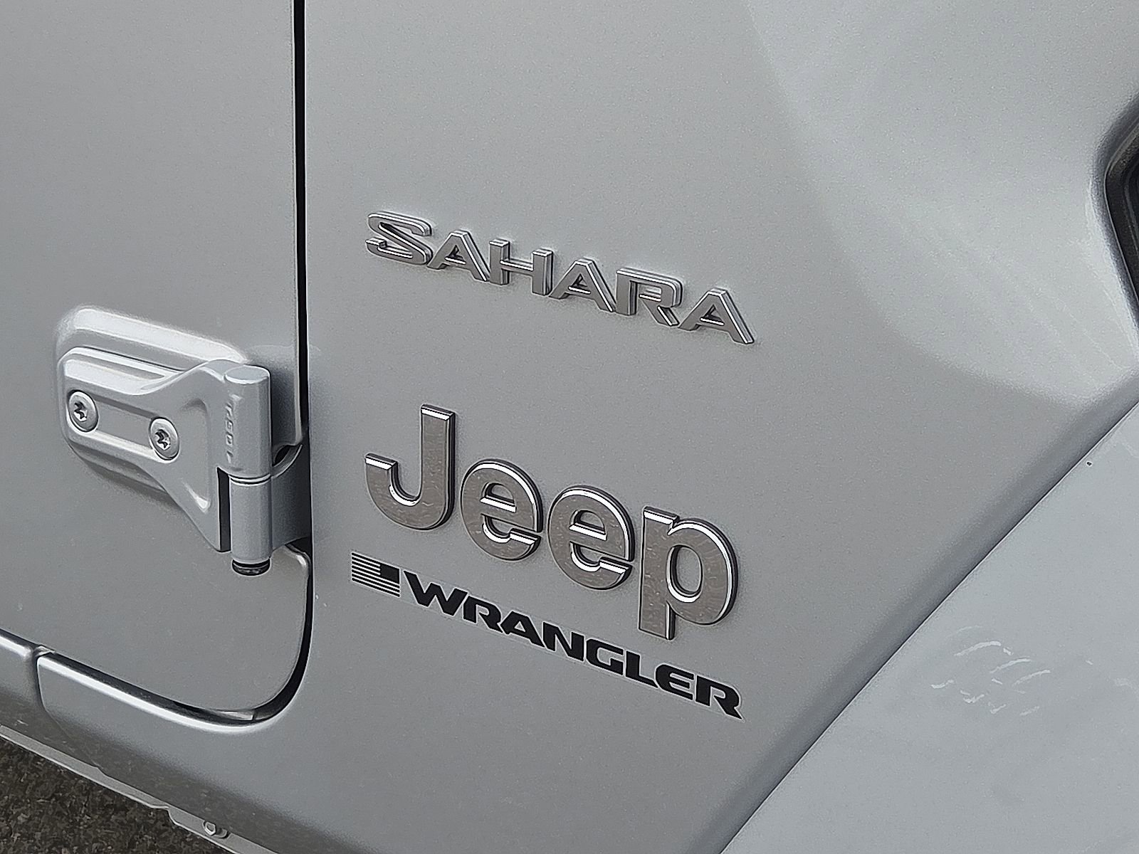 Used 2024 Jeep Wrangler Unlimited Sahara w/ Technology Group AWD/4WD image 8