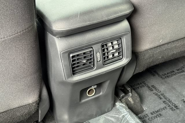 Used 2022 Toyota RAV4 LE AWD/4WD image 14