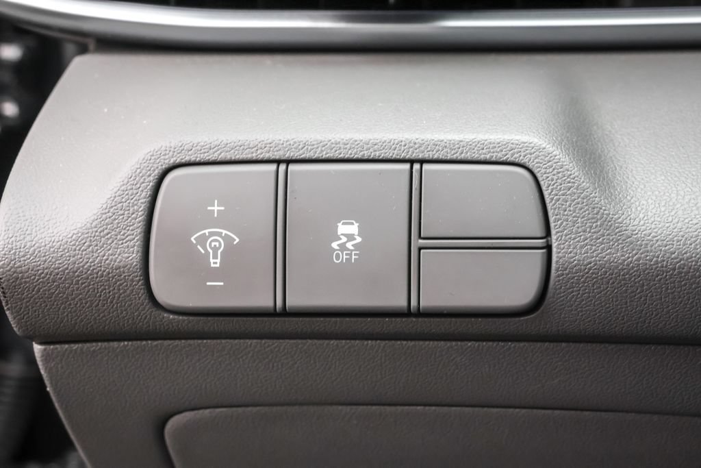 Used 2024 Hyundai Elantra SEL FWD image 18
