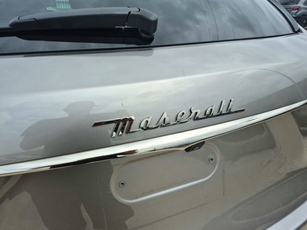 Used 2021 Maserati Levante image 29