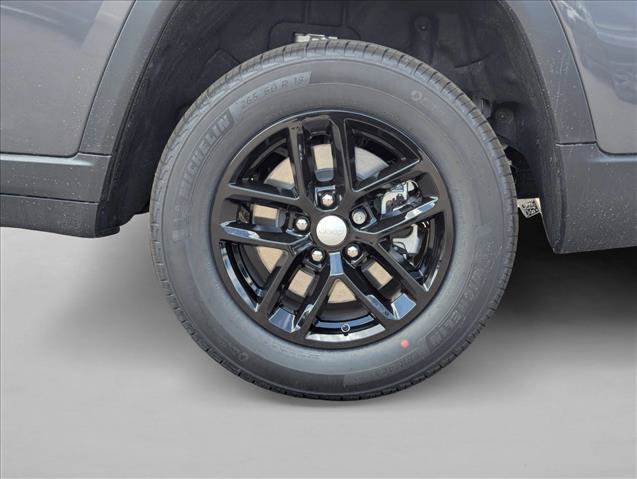New 2026 Jeep Grand Cherokee L 4WD image 9