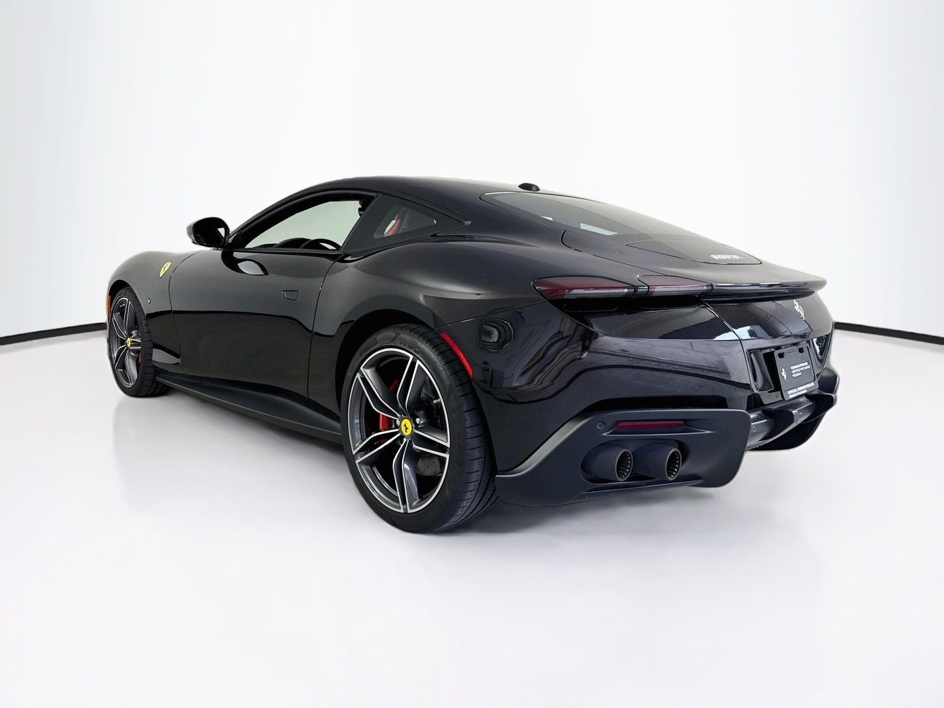 Certified 2022 Ferrari Roma RWD image 5