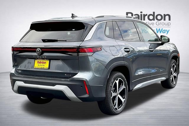 New 2025 Volkswagen Tiguan SE AWD/4WD image 17