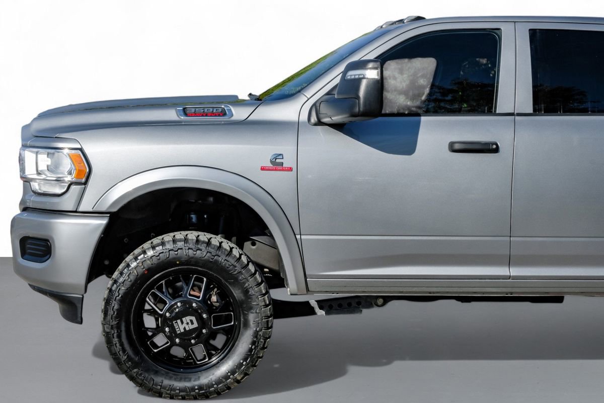 Used 2024 RAM 3500 Tradesman w/ Chrome Appearance Group image 12