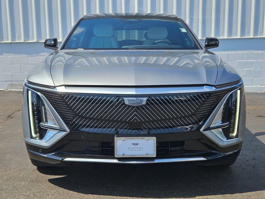 New 2025 Cadillac Lyriq Luxury w/ LPO, Floor Liner Package image 8