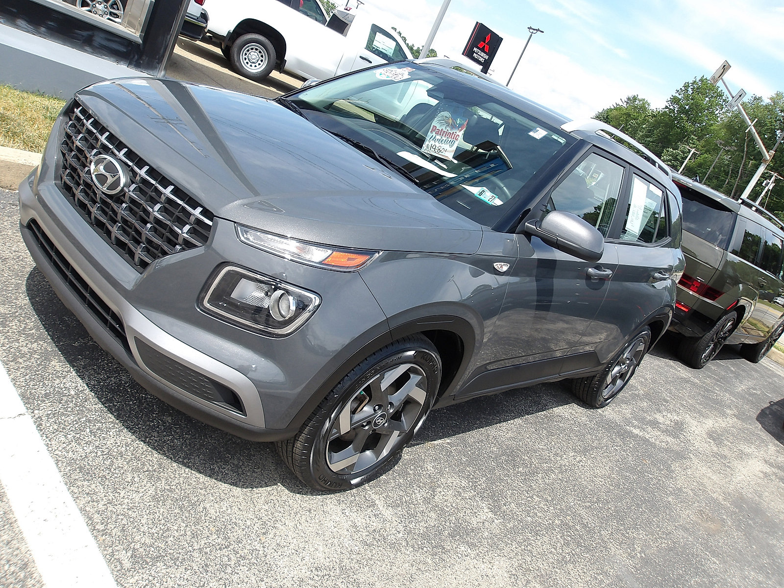 Certified 2024 Hyundai Venue SEL FWD image 3