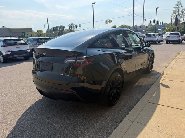 Used 2023 Tesla Model Y Long Range AWD/4WD image 6
