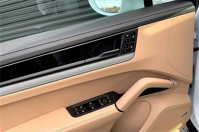 New 2026 Porsche Cayenne image 28