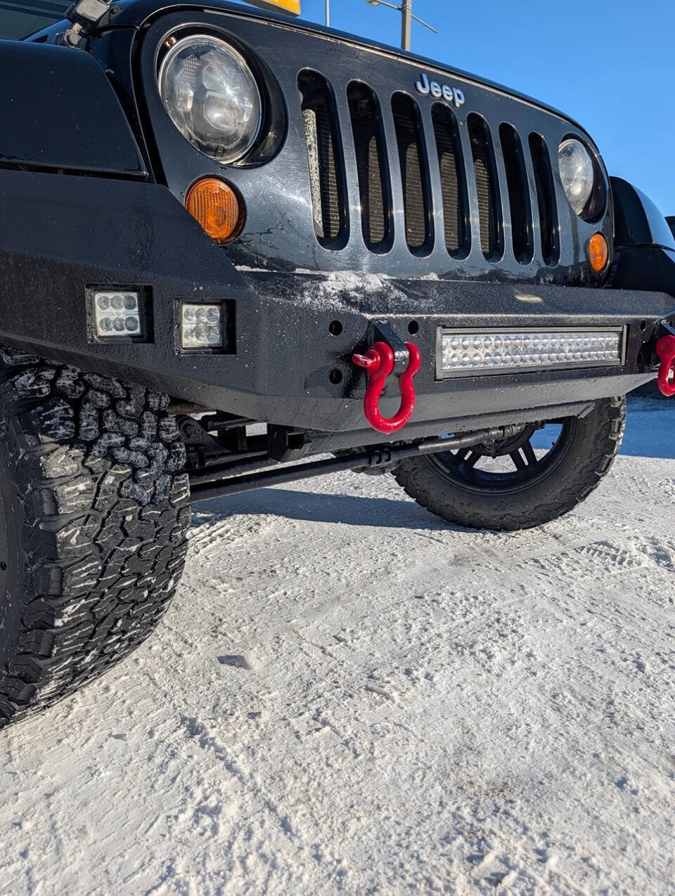 Used 2011 Jeep Wrangler Unlimited 70th Anniversary w/ Connectivity Group image 2