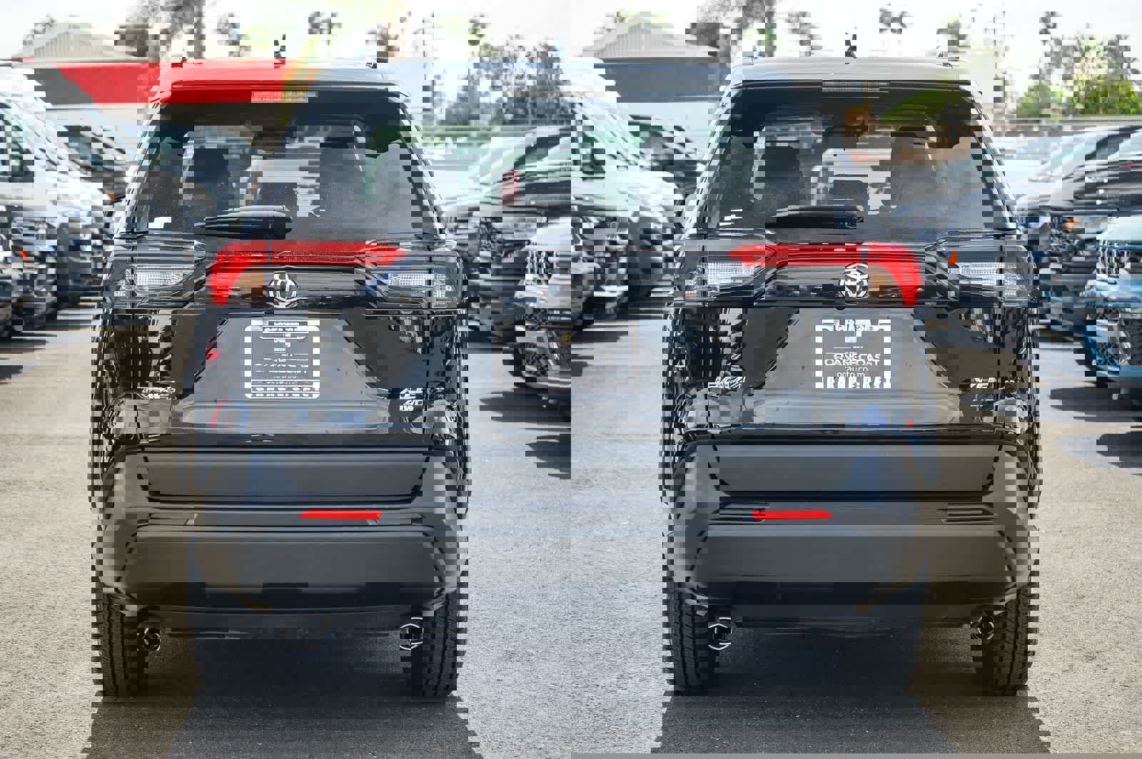 Used 2021 Toyota RAV4 XLE w/ Convenience Package image 5