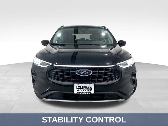 Used 2025 Ford Escape Platinum AWD/4WD image 3