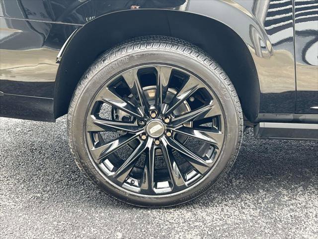 Used 2026 Cadillac Escalade ESV Platinum Sport w/ LPO, ONYX Package image 9