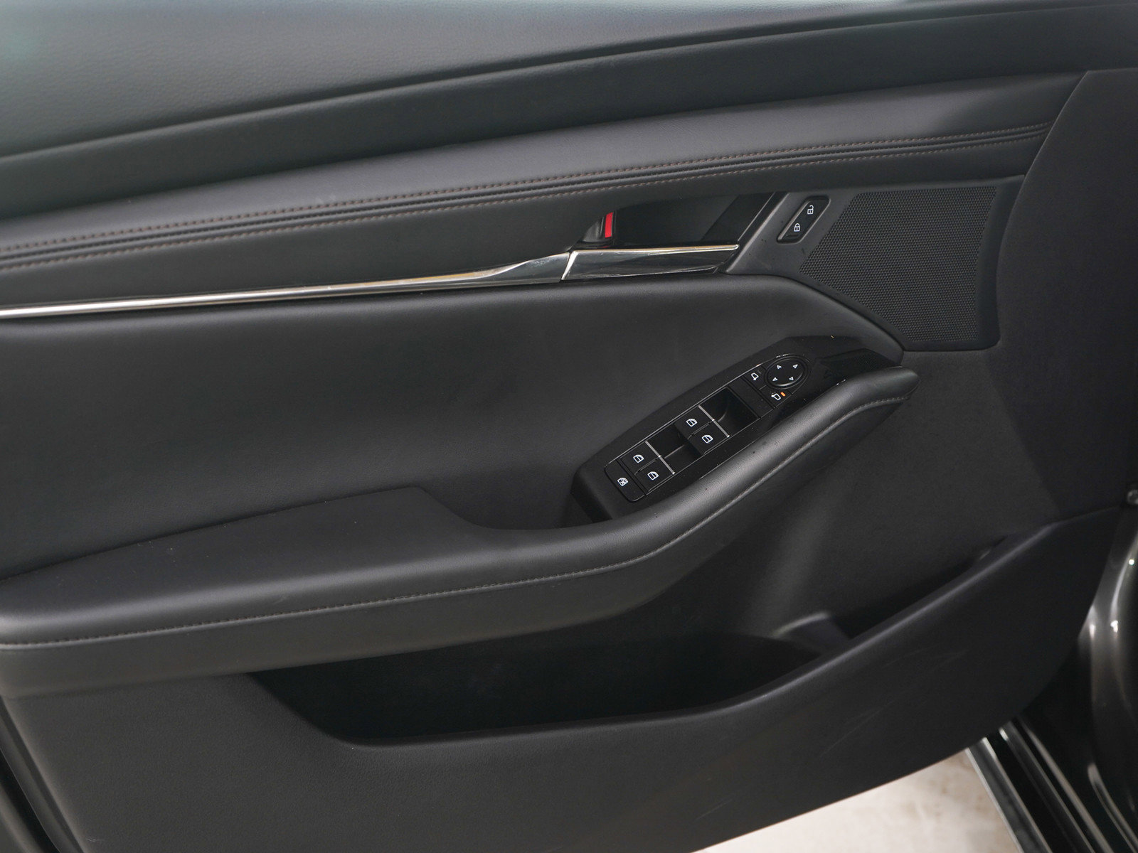 Used 2021 MAZDA MAZDA3 s image 16