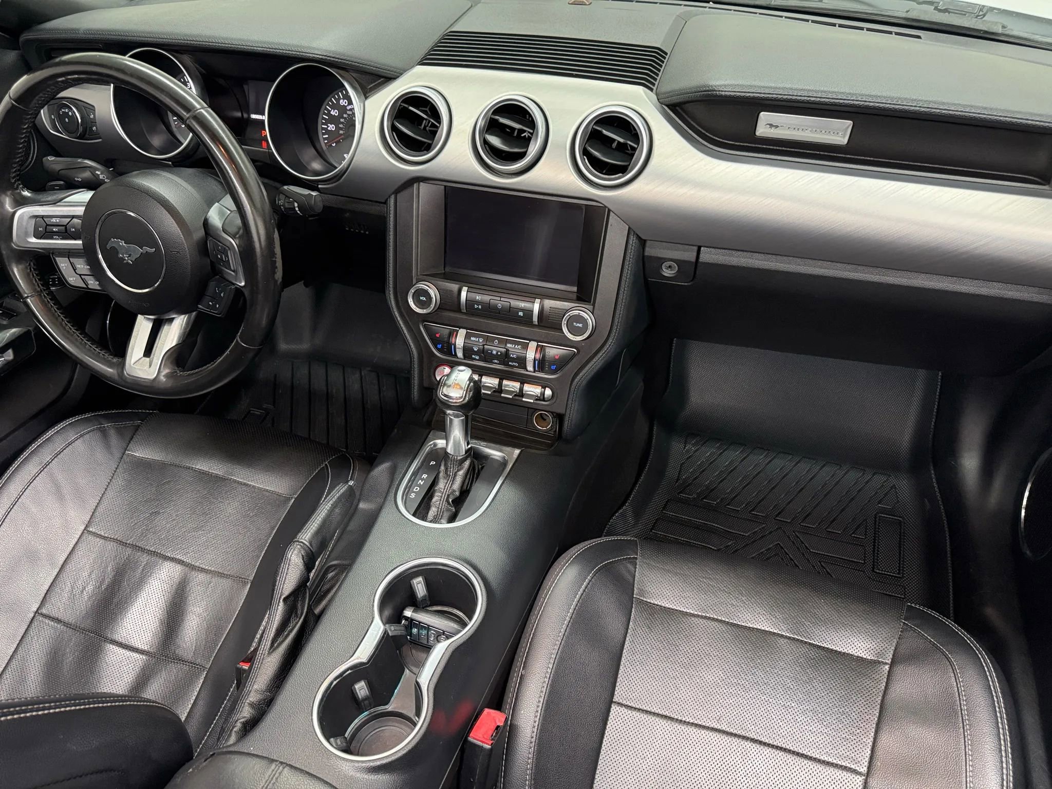 Used 2019 Ford Mustang Premium image 9