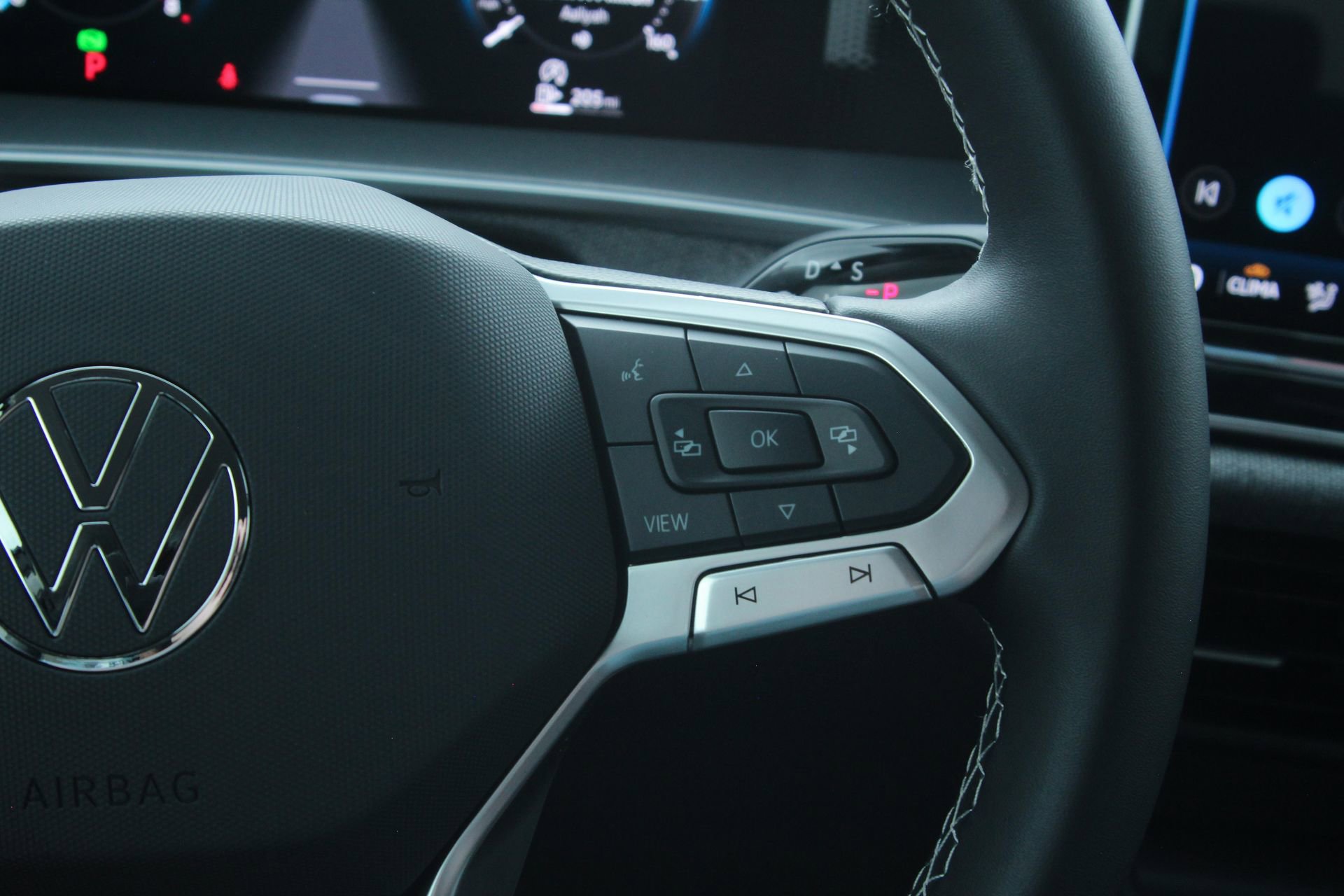 Certified 2025 Volkswagen Tiguan S image 18